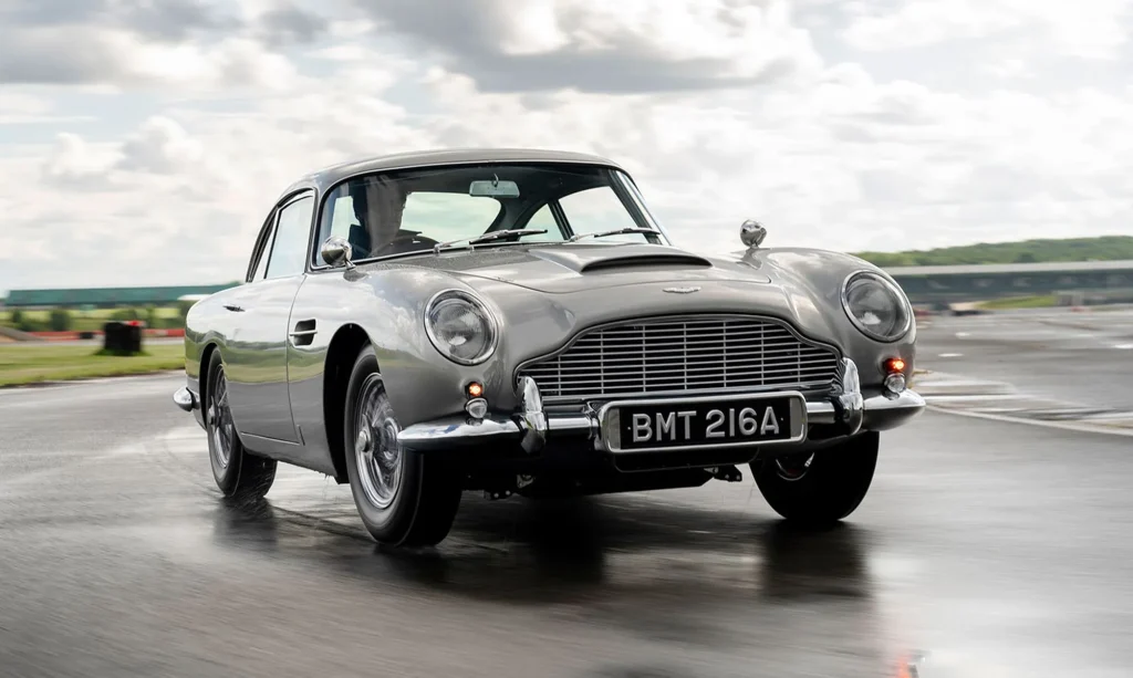 Aston Martin DB5 - James Bond