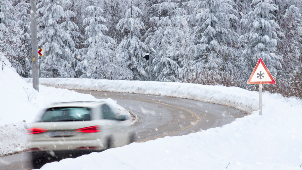 Consejos para Conducir con Hielo o Nieve